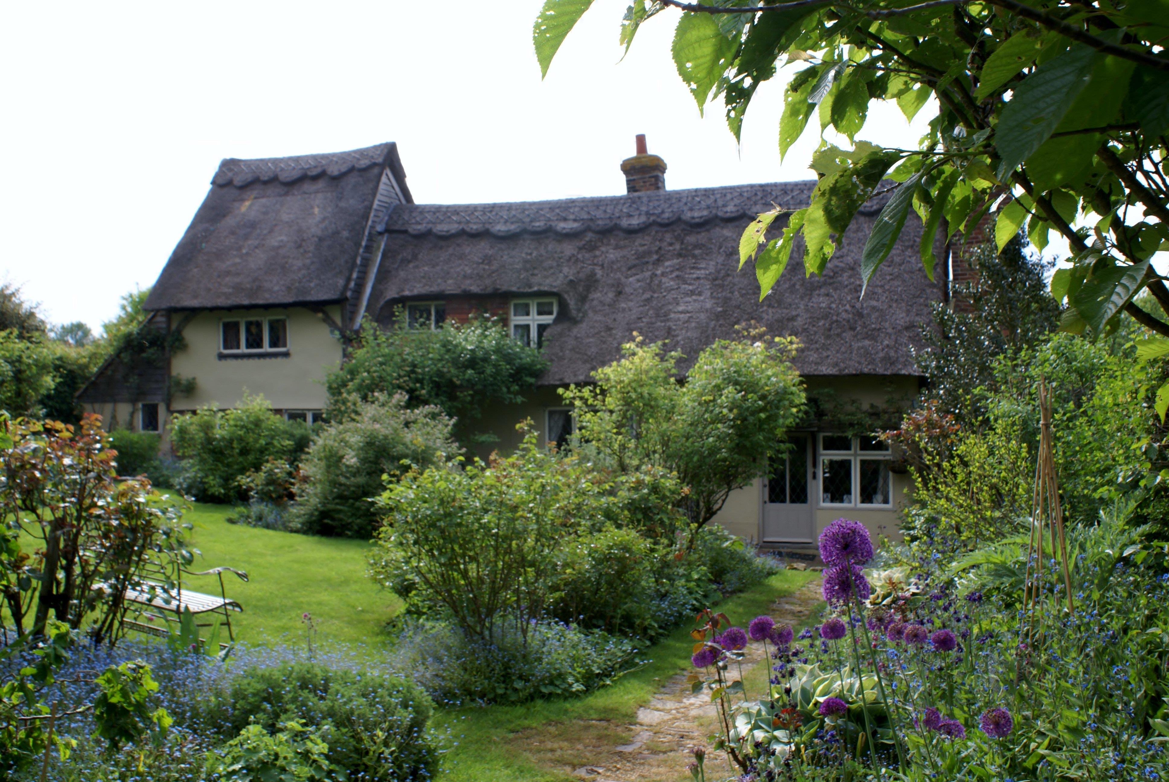 Thatched Cottage | Places to Stay in Kent